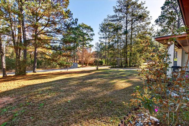 104 Ginger Dr., Hattiesburg, MS 39402