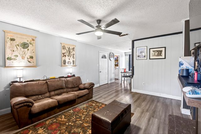 104 Ginger Dr., Hattiesburg, MS 39402