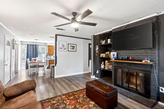 104 Ginger Dr., Hattiesburg, MS 39402