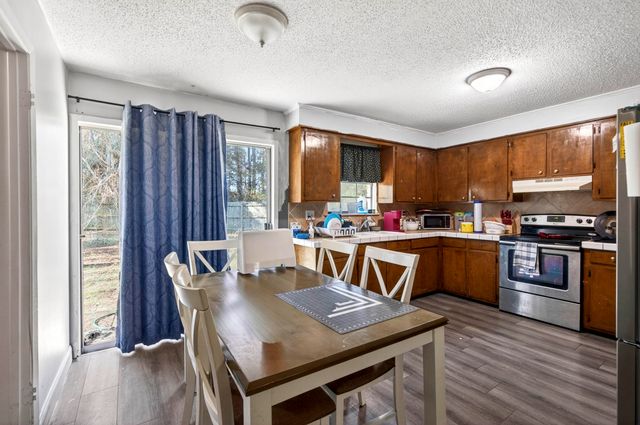 104 Ginger Dr., Hattiesburg, MS 39402