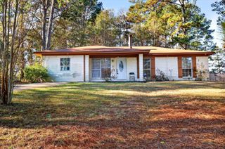 104 Ginger Dr., Hattiesburg, MS 39402