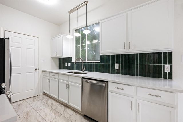 4501 Whispering Valley DR 31, Austin, TX 78727