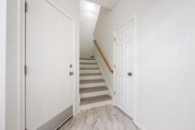 4501 Whispering Valley DR 31, Austin, TX 78727