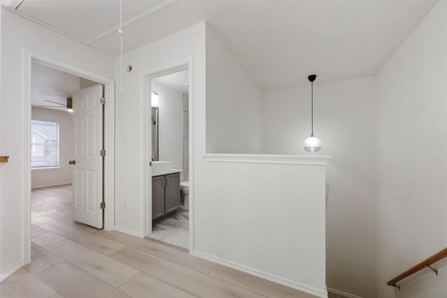 4501 Whispering Valley DR 31, Austin, TX 78727