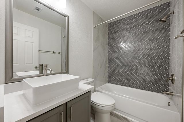 4501 Whispering Valley DR 31, Austin, TX 78727