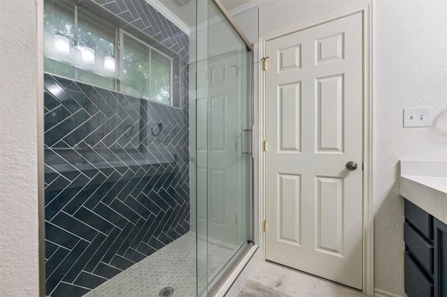 4501 Whispering Valley DR 31, Austin, TX 78727