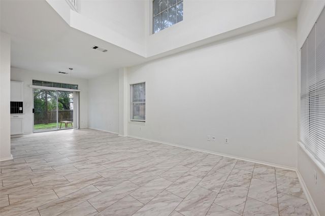4501 Whispering Valley DR 31, Austin, TX 78727
