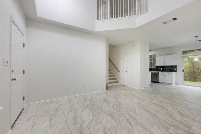 4501 Whispering Valley DR 31, Austin, TX 78727