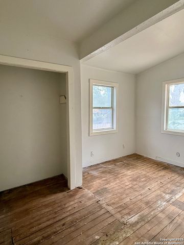 336 Halliday, San Antonio, TX 78210