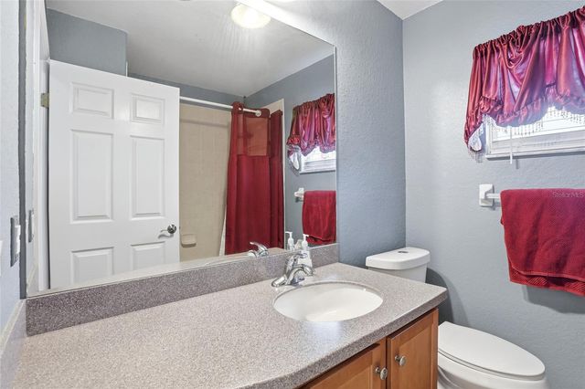 104 BENTLEY OAKS BOULEVARD, Auburndale, FL 33823