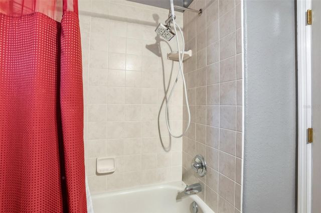 104 BENTLEY OAKS BOULEVARD, Auburndale, FL 33823