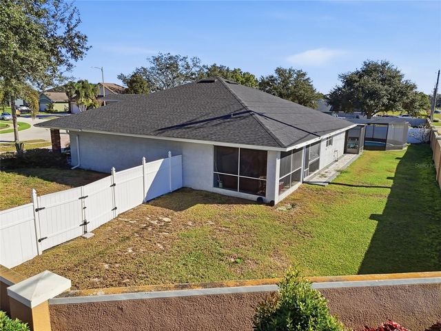 104 BENTLEY OAKS BOULEVARD, Auburndale, FL 33823