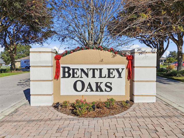 104 BENTLEY OAKS BOULEVARD, Auburndale, FL 33823