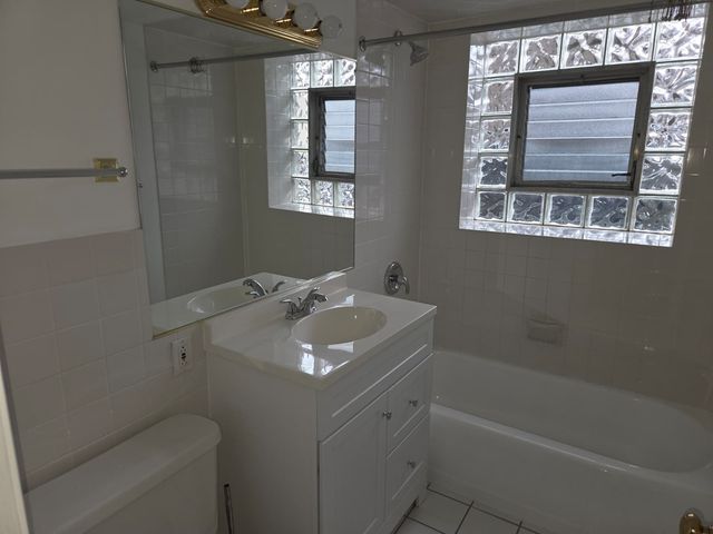 1115 N Harlem Avenue 1C, Oak Park, IL 60302