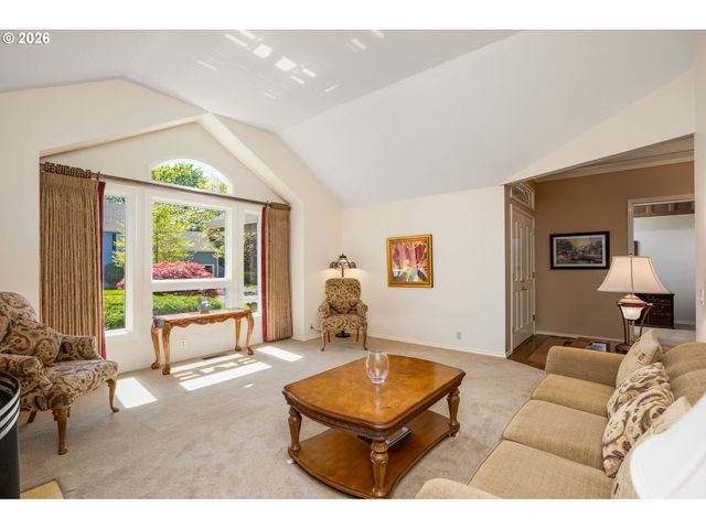 3855 RIVERS EDGE Dr, Lake Oswego, OR 97034