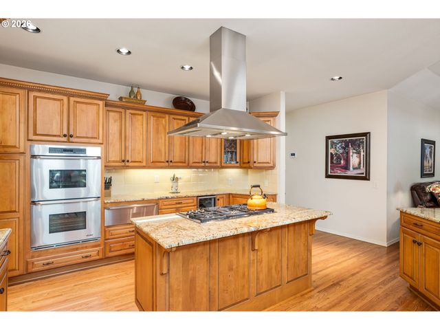 3855 RIVERS EDGE Dr, Lake Oswego, OR 97034