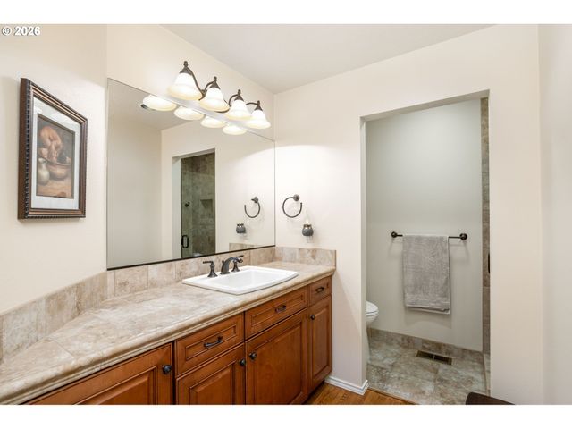 3855 RIVERS EDGE Dr, Lake Oswego, OR 97034