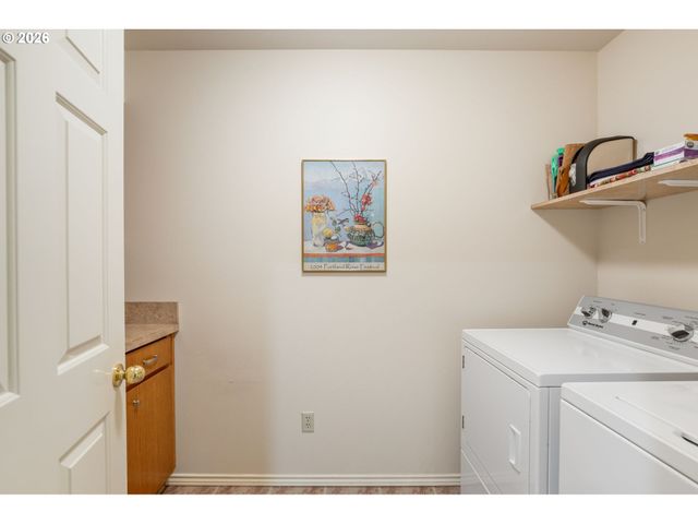 3855 RIVERS EDGE Dr, Lake Oswego, OR 97034
