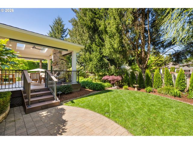 3855 RIVERS EDGE Dr, Lake Oswego, OR 97034