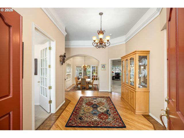 3855 RIVERS EDGE Dr, Lake Oswego, OR 97034