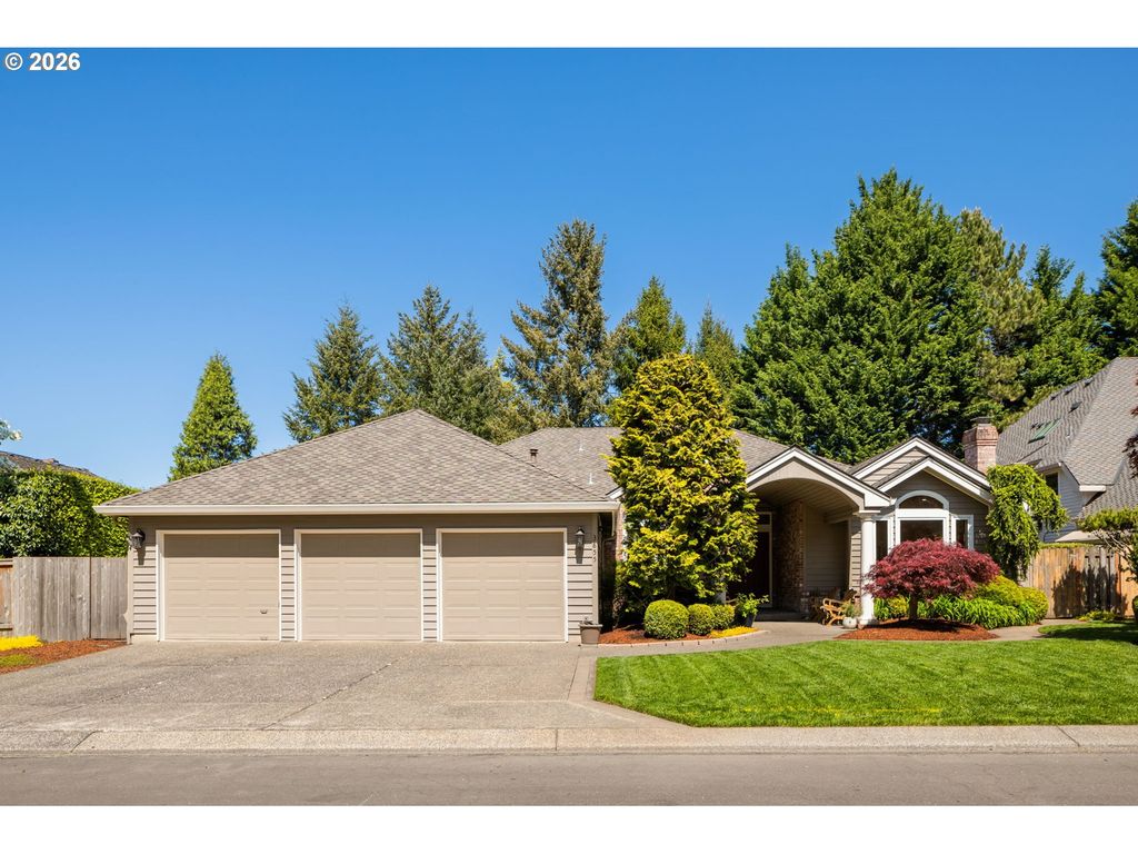 3855 RIVERS EDGE Dr, Lake Oswego, OR 97034