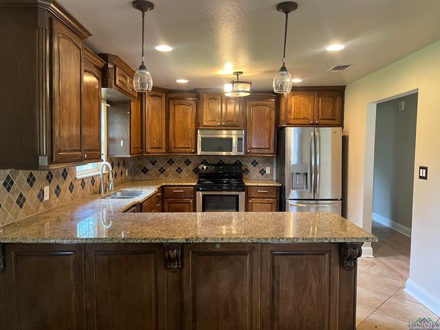5832 Cooks Rd., Marshall, TX 75670