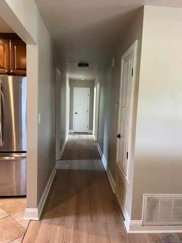 5832 Cooks Rd., Marshall, TX 75670
