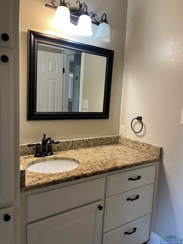 5832 Cooks Rd., Marshall, TX 75670
