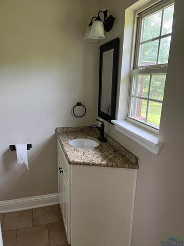 5832 Cooks Rd., Marshall, TX 75670