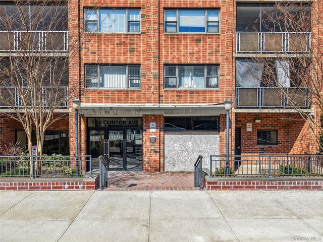 100 Clinton Avenue 3C, Mineola, NY 11501