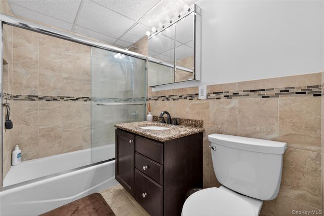 100 Clinton Avenue 3C, Mineola, NY 11501