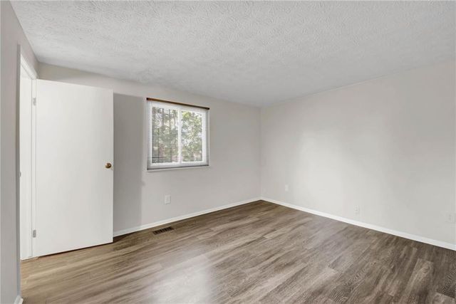 570 Sheringham Court, Roswell, GA 30076