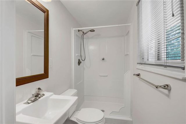 570 Sheringham Court, Roswell, GA 30076