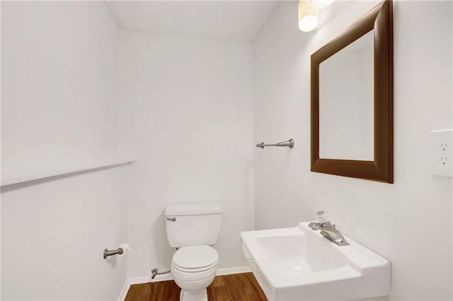 570 Sheringham Court, Roswell, GA 30076