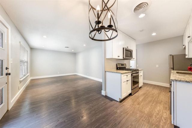 1423 Braes Ridge DR B, Austin, TX 78723