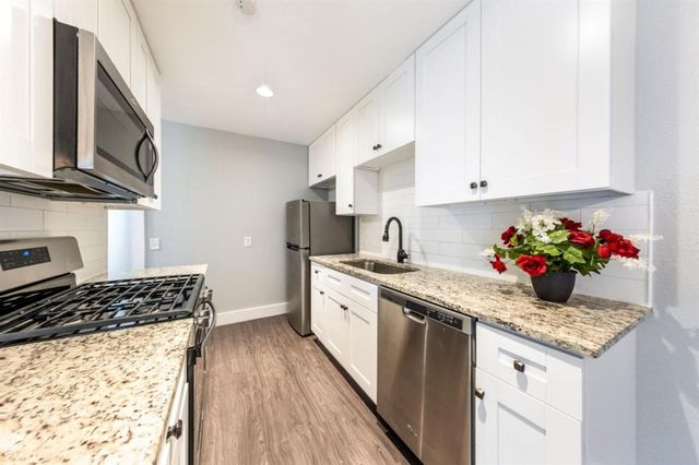 1423 Braes Ridge DR B, Austin, TX 78723