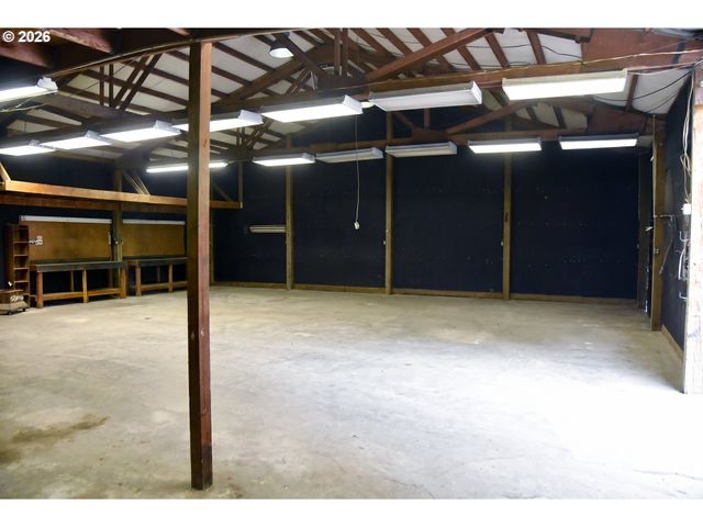 21090 Nw DAIRY CREEK Rd, North Plains, OR 97133