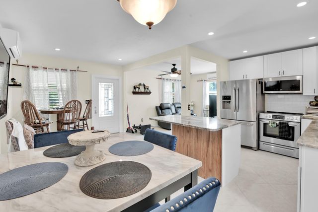 5221 NE 16th Avenue, Pompano Beach, FL 33064