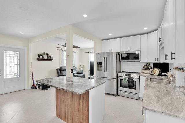 5221 NE 16th Avenue, Pompano Beach, FL 33064