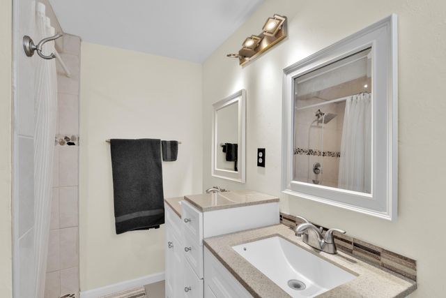 5221 NE 16th Avenue, Pompano Beach, FL 33064