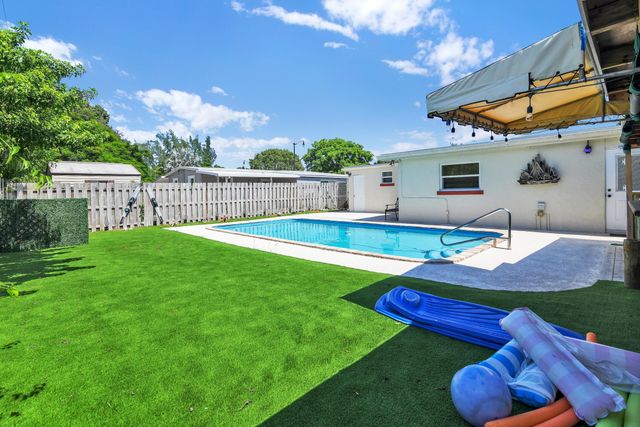 5221 NE 16th Avenue, Pompano Beach, FL 33064