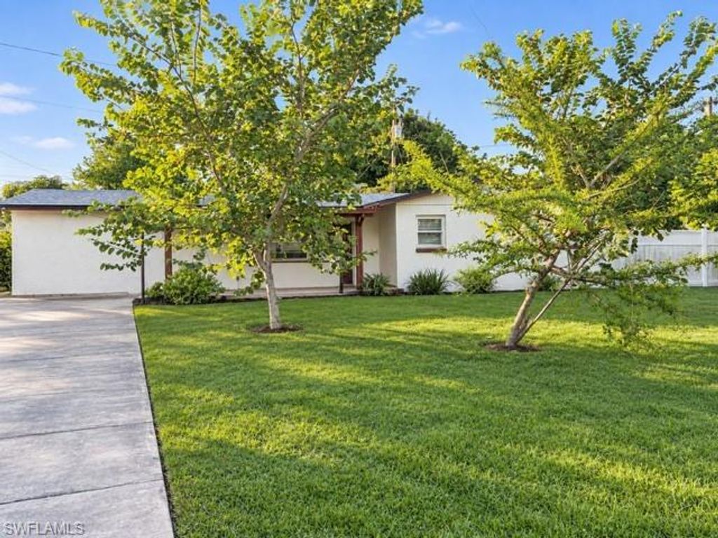 114 Alcala CT, LEHIGH ACRES, FL 33936 — photo 3