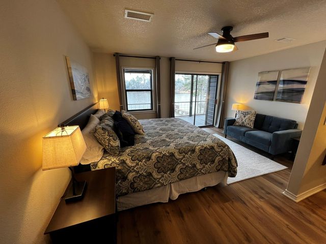 669 Lake Shore Drive, Trinity, TX 75862