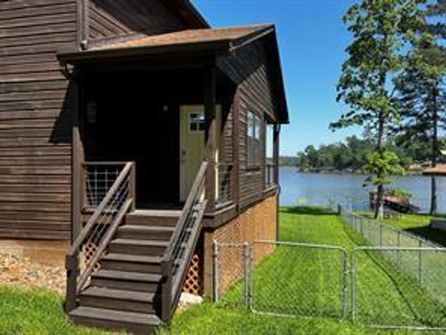 669 Lake Shore Drive, Trinity, TX 75862