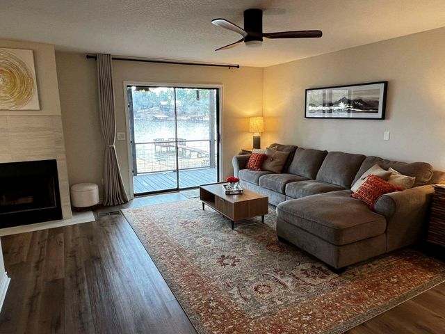 669 Lake Shore Drive, Trinity, TX 75862