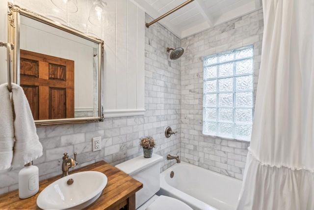 1230 Georges AVENUE, Brookfield, WI 53045