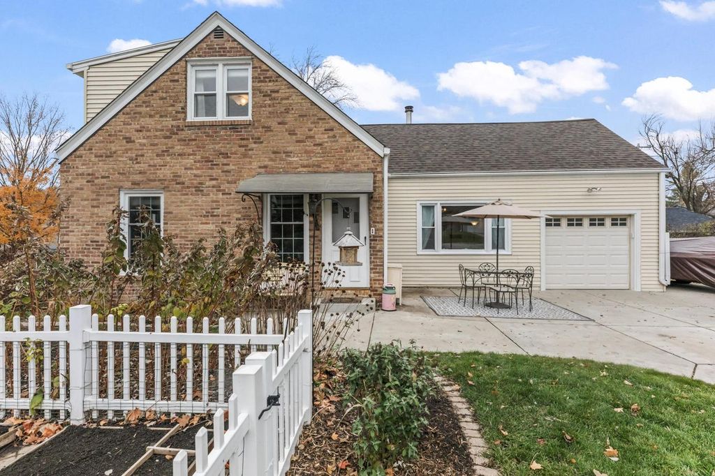 1230 Georges AVENUE, Brookfield, WI 53045