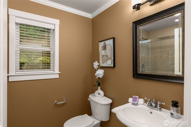 10608 106th Place NE, Kirkland, WA 98033
