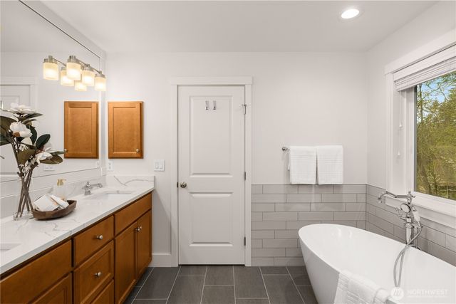 10608 106th Place NE, Kirkland, WA 98033