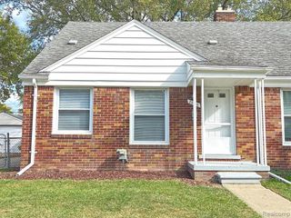 23756 Brittany Avenue, Eastpointe, MI 48021